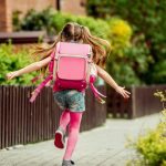 Evita los problemas de espalda que provocan las mochilas en los niños