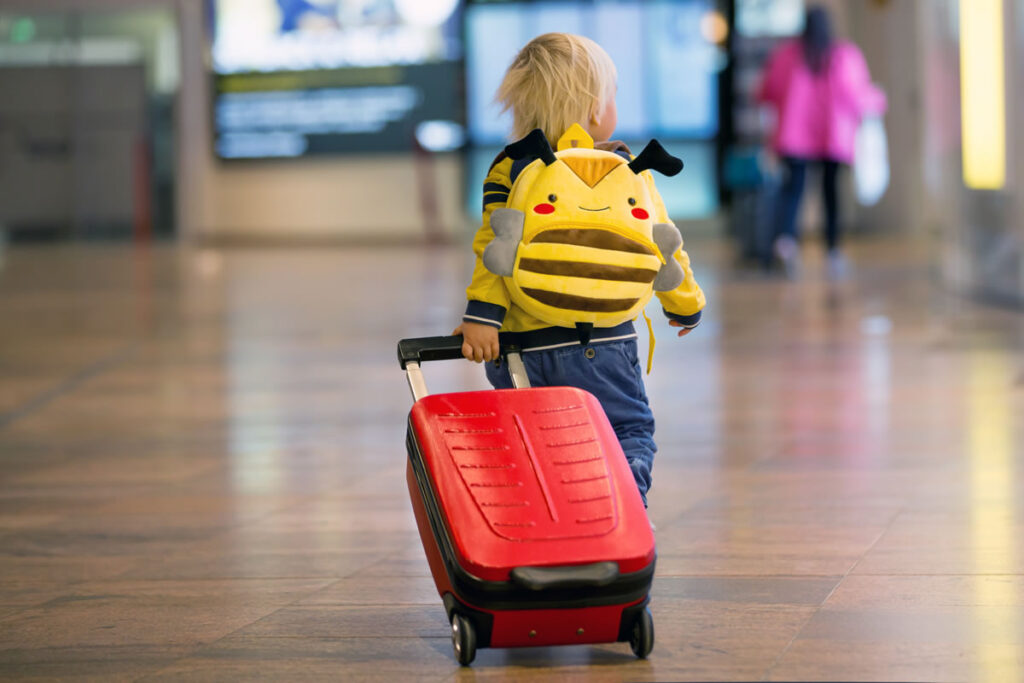 cómo viajar seguros con niños