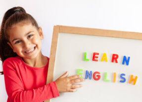 Aprender inglés en la infancia: guía y beneficios para tus hijos