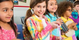 Cómo conseguir que los niños aprendan y crezcan con música