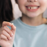 Cuándo los primeros dientes se caen: cómo cuidar la boca del niño para que la sonrisa futura sea sana