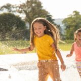 Juegos divertidos en familia para disfrutar este verano
