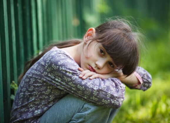 Cómo ayudar a un niño que haya vivido una experiencia difícil